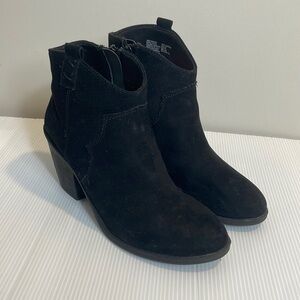 Black faux suede booties women size 8.5